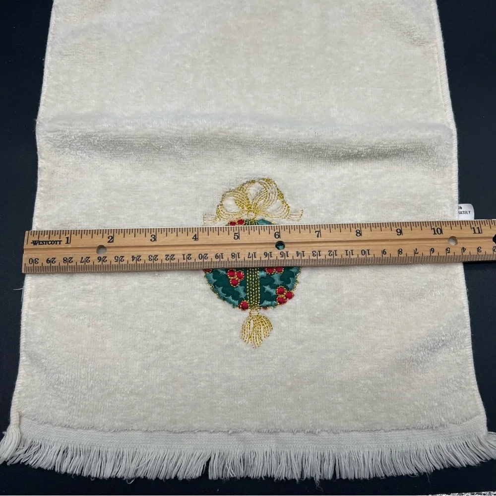 Set 2 Ivory Cotton Hand Towels Embroidered Ornament Fringe Holiday Bath